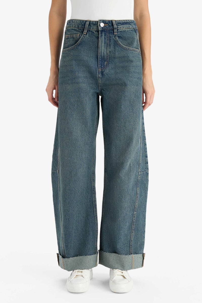 ديفاكتو بنطلون جينز باريل فيت برجل عادية وخصر عالي - Image 5